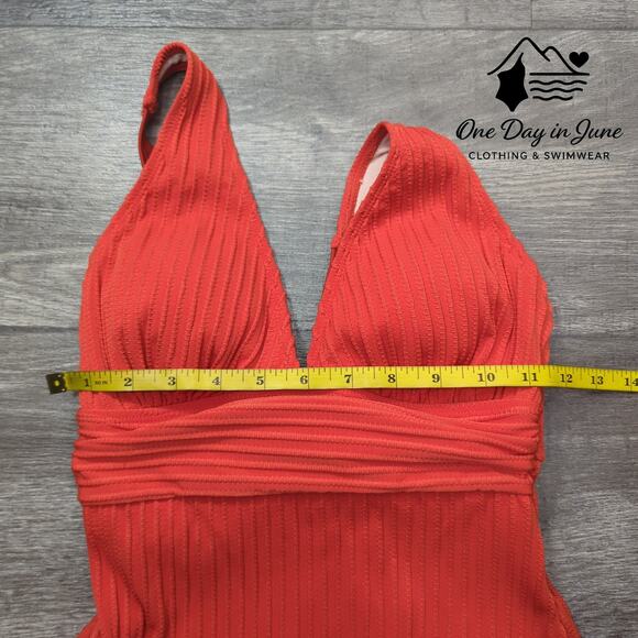 Cupshe Textured Twist Back One Piece Swimsuit Size S - Picture 5 of 7